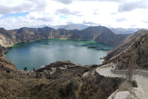 Hike Quilotoa Beach (La Playita Quilotoa) Hike Quilotoa Beach (La Playita Quilotoa)