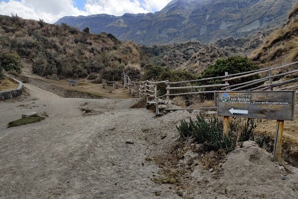 Quilotoa Beach Trail
